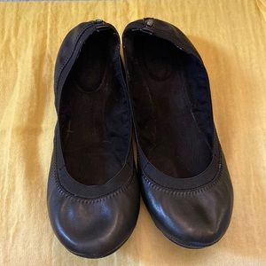Bandolino Black ballet flats size 8